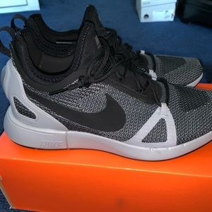 NIKE DUAL RACER SIZE 9